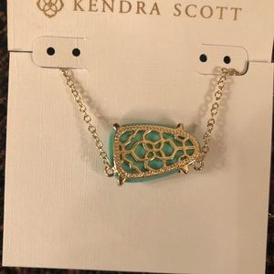 Kendra Scott Jewelry - NWT Kendra Scott Isla Necklace Kendra Scott Jewelry - NWT Kendra Scott Isla Necklace